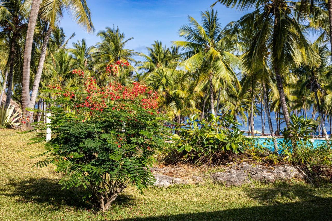 Prideinn Flamingo Beach Resort & Spa Mombasa Shanzu Exterior photo